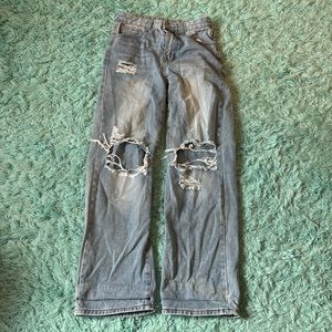 Baggy distressed jeans